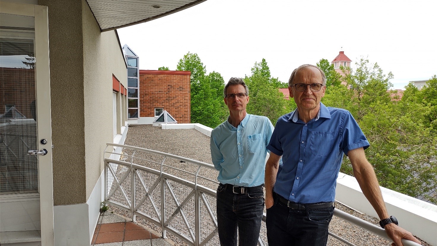 Kuopion yrityspalvelu haluaa olla yritysten tukena. Kuvassa vasemmalla Mika Raatikainen ja oikealla Unto Juutinen.